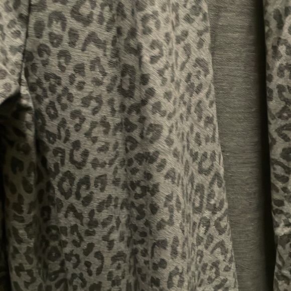 Leopard cardigan. - Picture 2 of 2